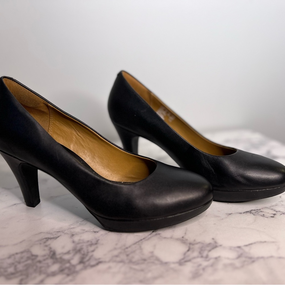 Clarks Classic dress heels -  size 9